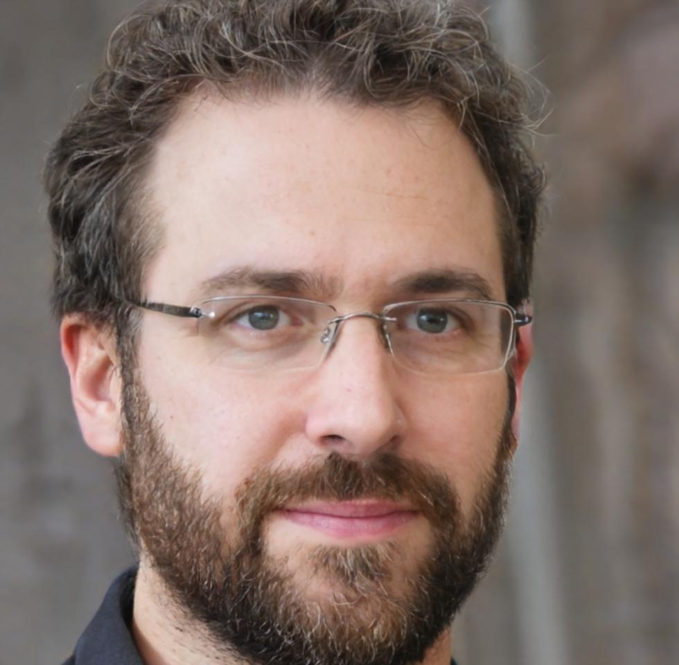 Instructor Mihai Ionescu